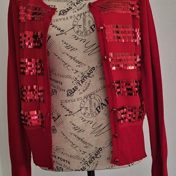 Red Long Sleeve Winter Sweater. 🌴 - Picture 3 of 8